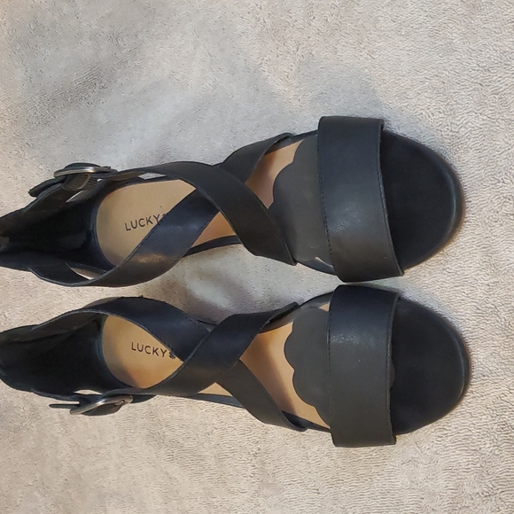 Lucky Brand sz 7.5 - Picture 2 of 9